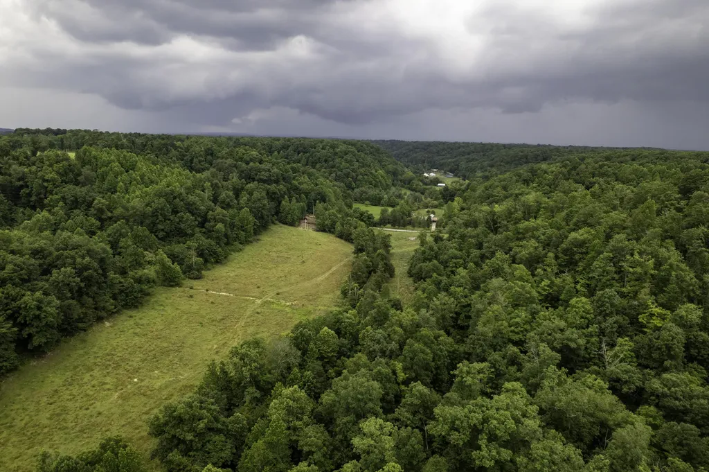 2000 2000 Gosser Ridge Road Liberty KY 42539