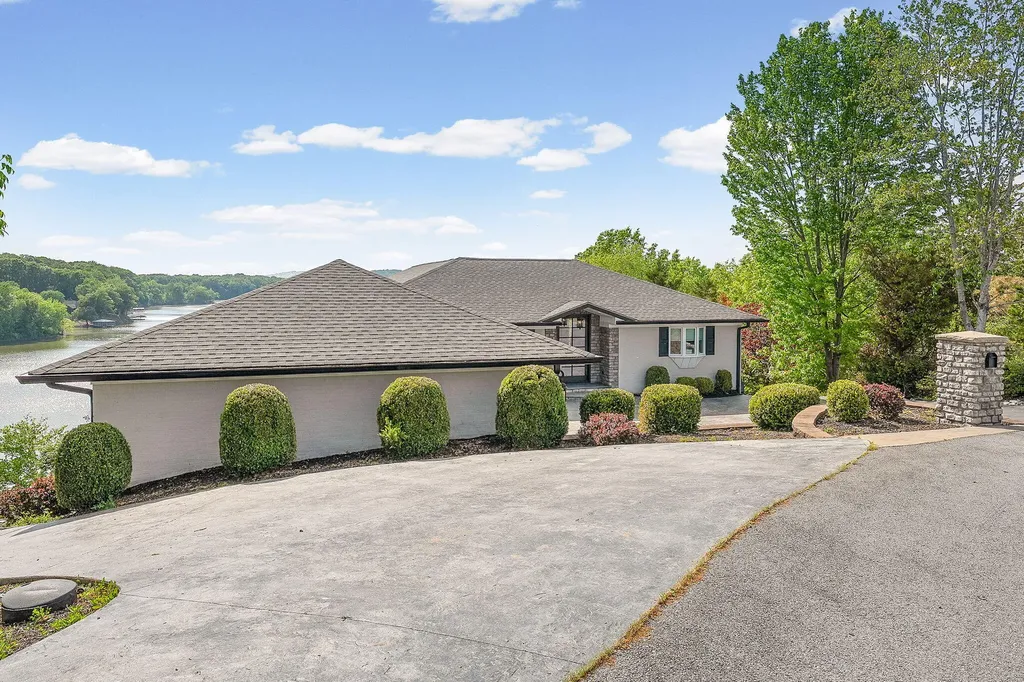401 Pollard Circle Cadiz KY 42211