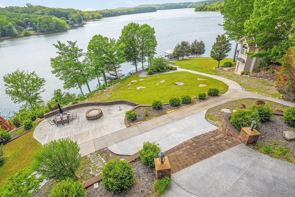 401 Pollard Circle Cadiz KY 42211