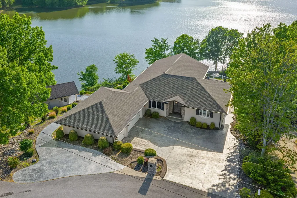 401 Pollard Circle Cadiz KY 42211