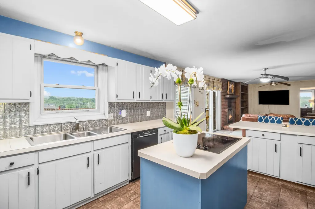 102 Dogwood Trail London KY 40741