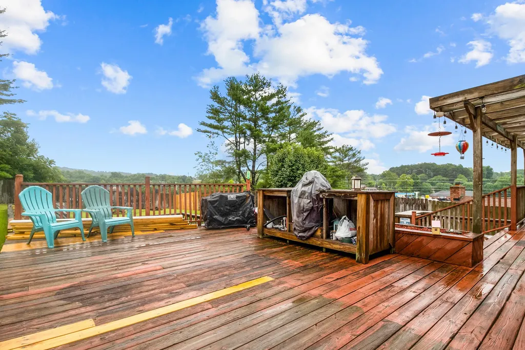 102 Dogwood Trail London KY 40741