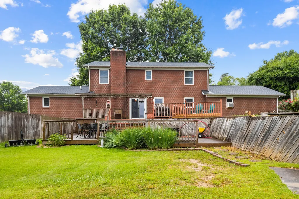 102 Dogwood Trail London KY 40741