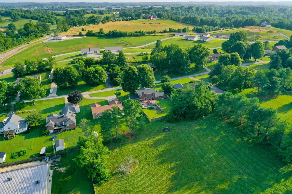 102 Dogwood Trail London KY 40741