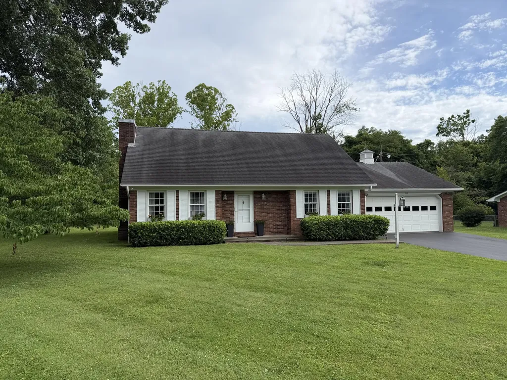 168 Geneva Avenue Irvine KY 40336
