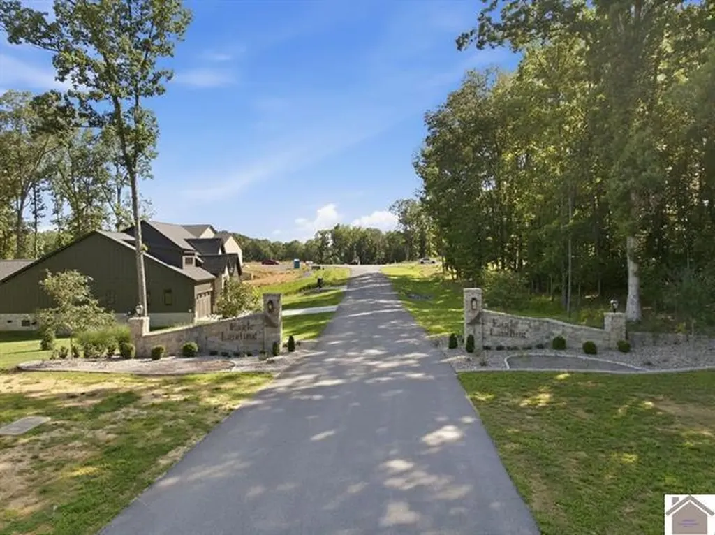 766 Eagle Pt Drive Grand Rivers KY 42045