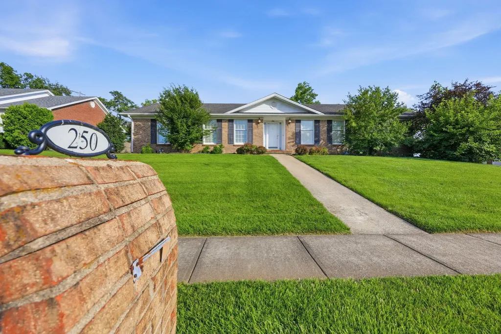 250 Savannah Drive Nicholasville KY 40356