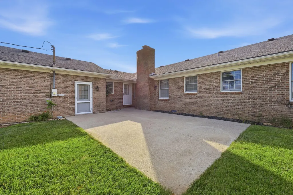 250 Savannah Drive Nicholasville KY 40356