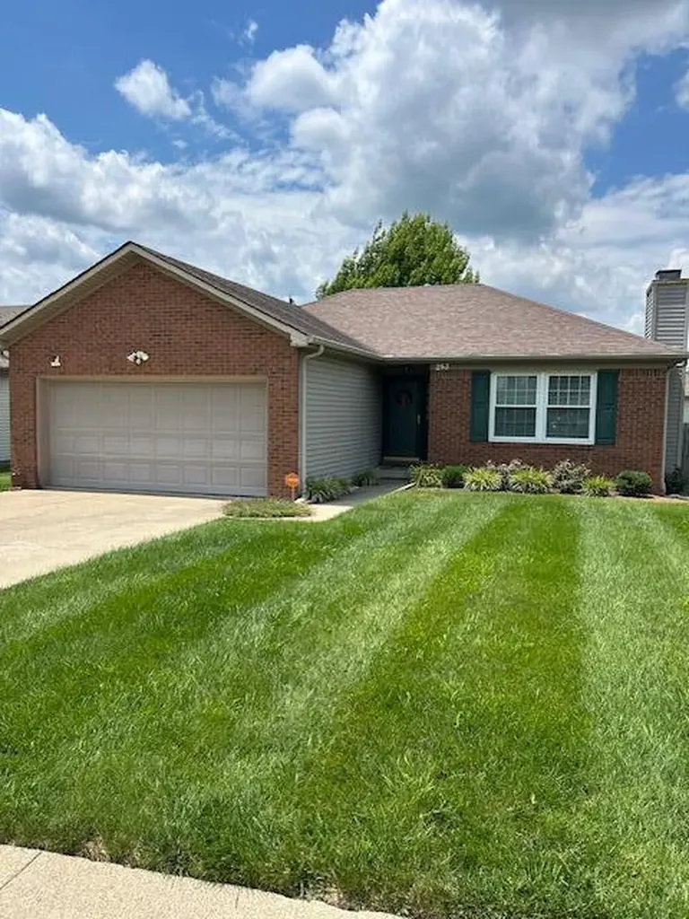 253 Applegrove Drive Nicholasville KY 40356
