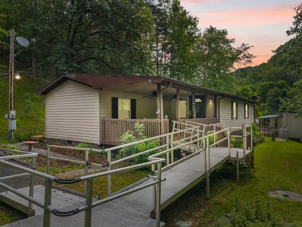 210 Right Fork Of Cowpen Road Pikeville KY 41501