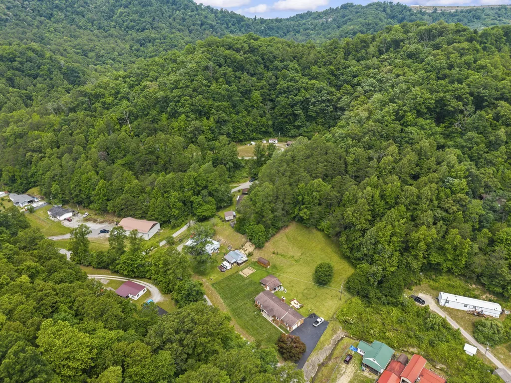 210 Right Fork Of Cowpen Road Pikeville KY 41501