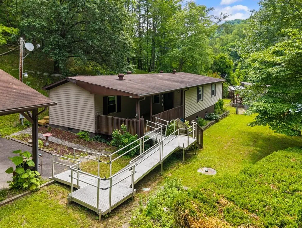 210 Right Fork Of Cowpen Road Pikeville KY 41501