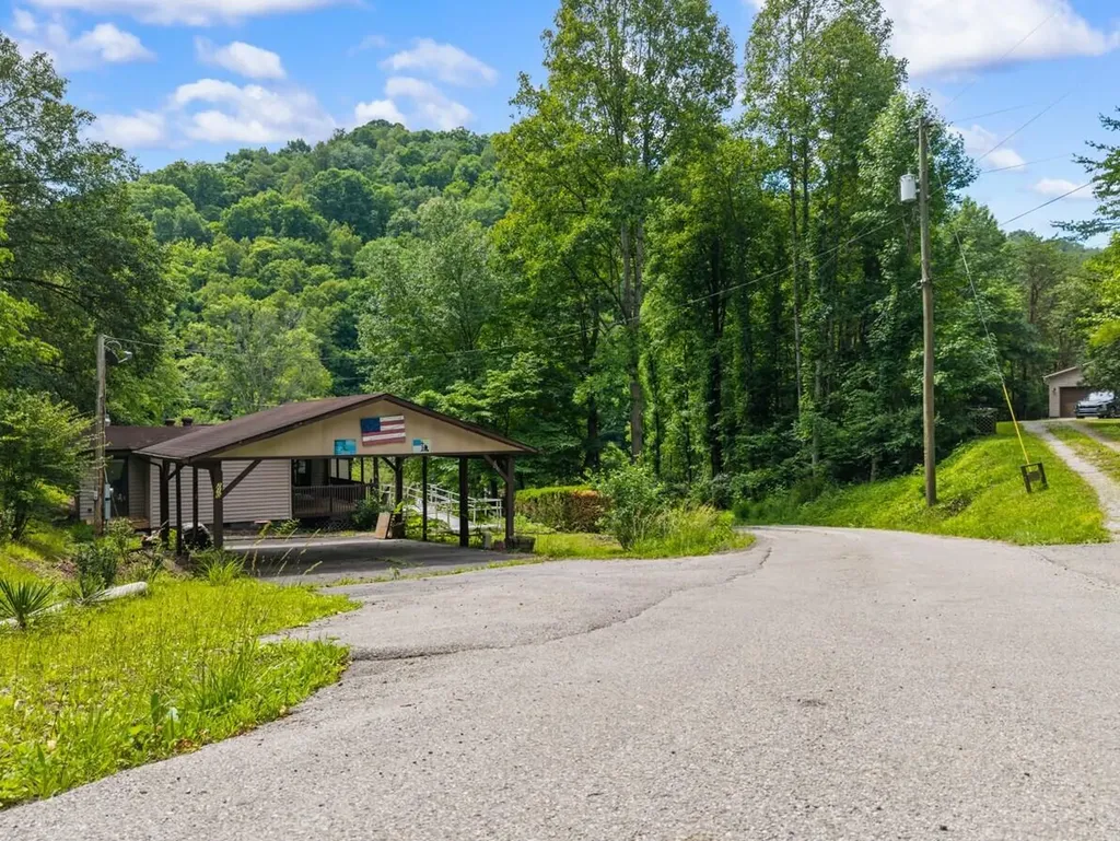 210 Right Fork Of Cowpen Road Pikeville KY 41501