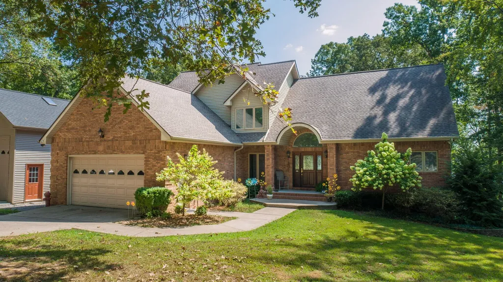 81 Woodridge Lane Murray KY 42071