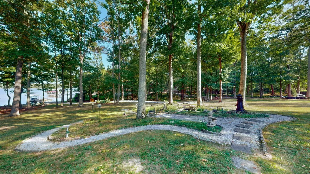 81 Woodridge Lane Murray KY 42071