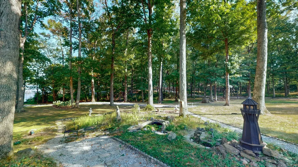 81 Woodridge Lane Murray KY 42071