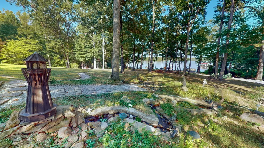 81 Woodridge Lane Murray KY 42071