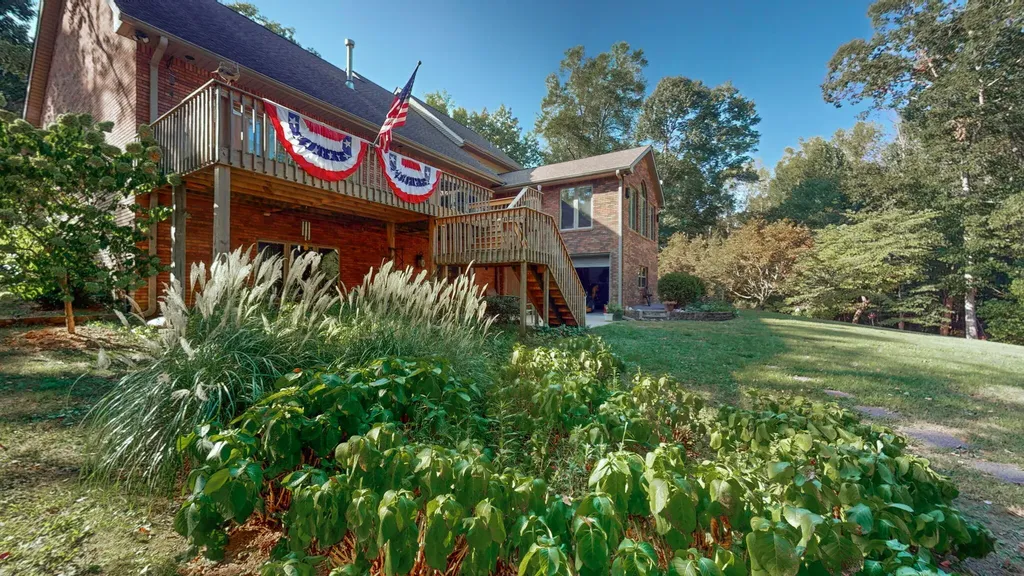 81 Woodridge Lane Murray KY 42071