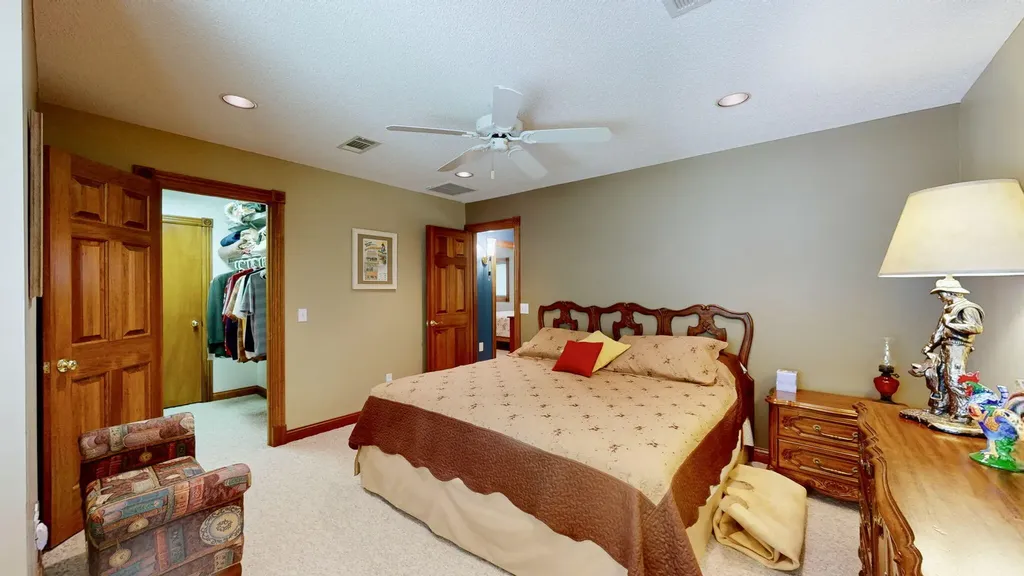 81 Woodridge Lane Murray KY 42071
