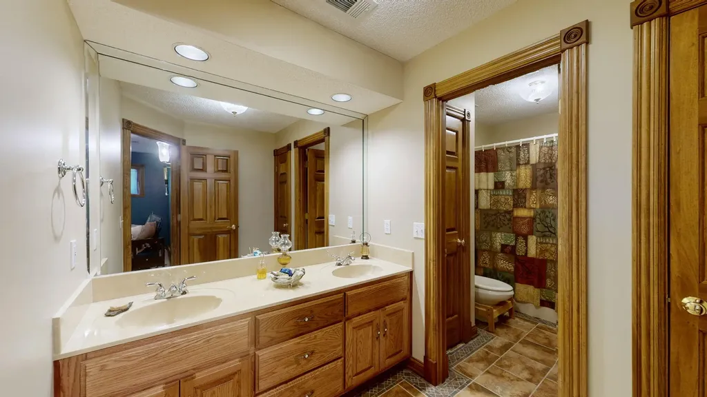 81 Woodridge Lane Murray KY 42071