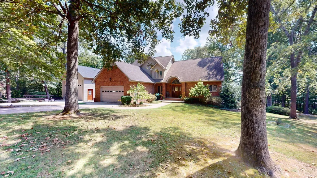 81 Woodridge Lane Murray KY 42071