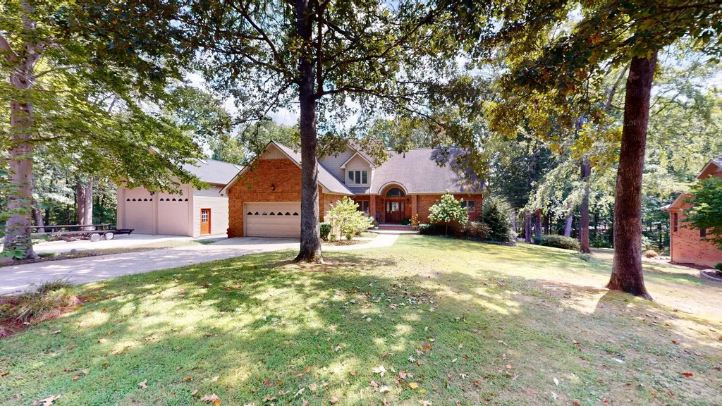 81 Woodridge Lane Murray KY 42071