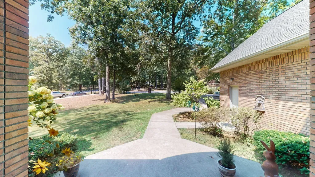 81 Woodridge Lane Murray KY 42071