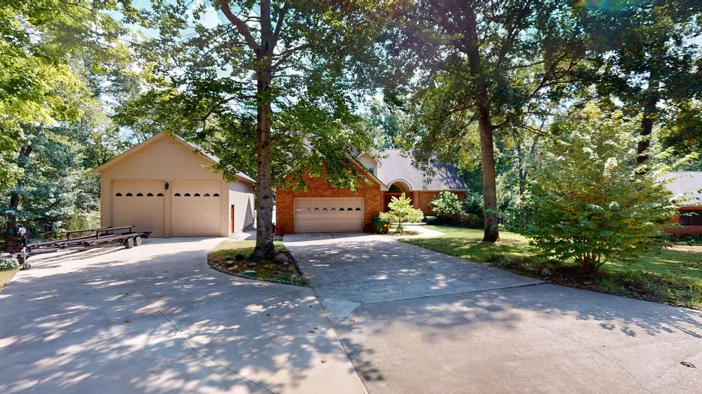 81 Woodridge Lane Murray KY 42071
