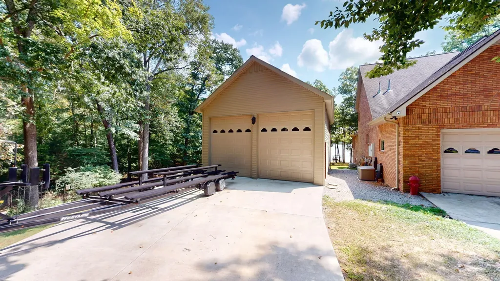 81 Woodridge Lane Murray KY 42071