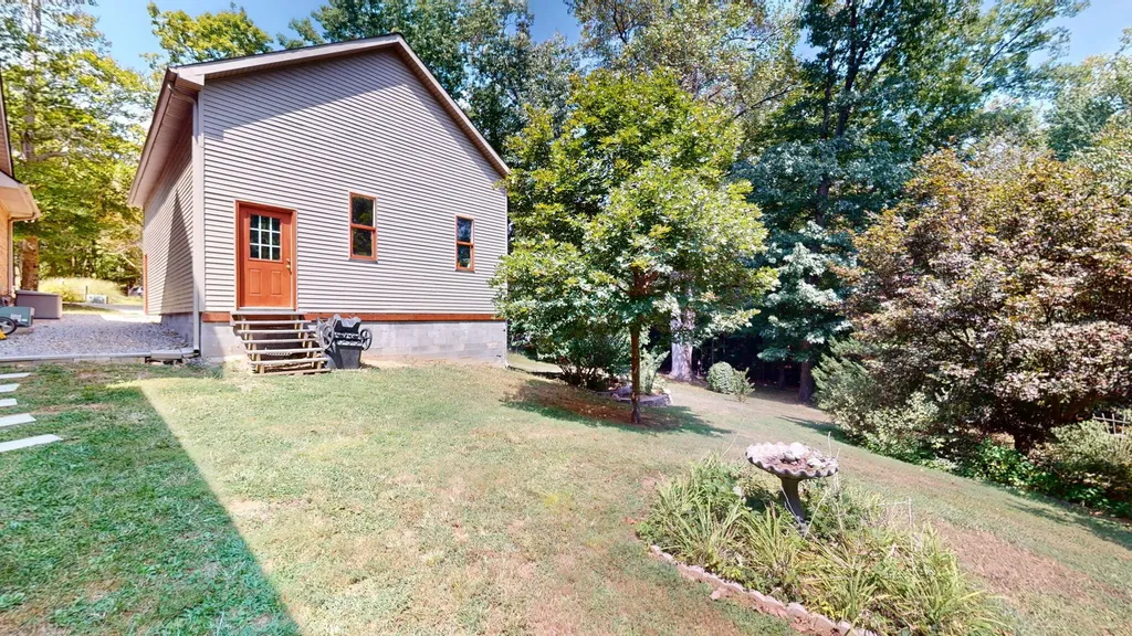 81 Woodridge Lane Murray KY 42071