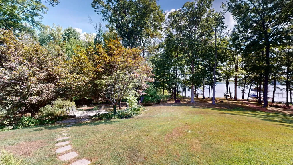 81 Woodridge Lane Murray KY 42071