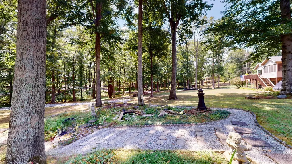 81 Woodridge Lane Murray KY 42071