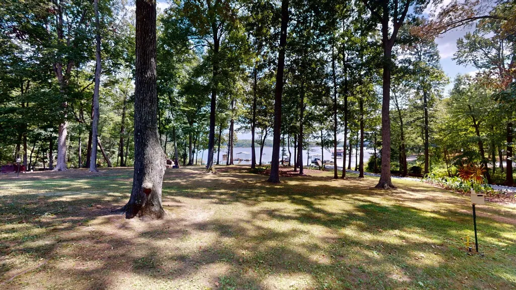 81 Woodridge Lane Murray KY 42071