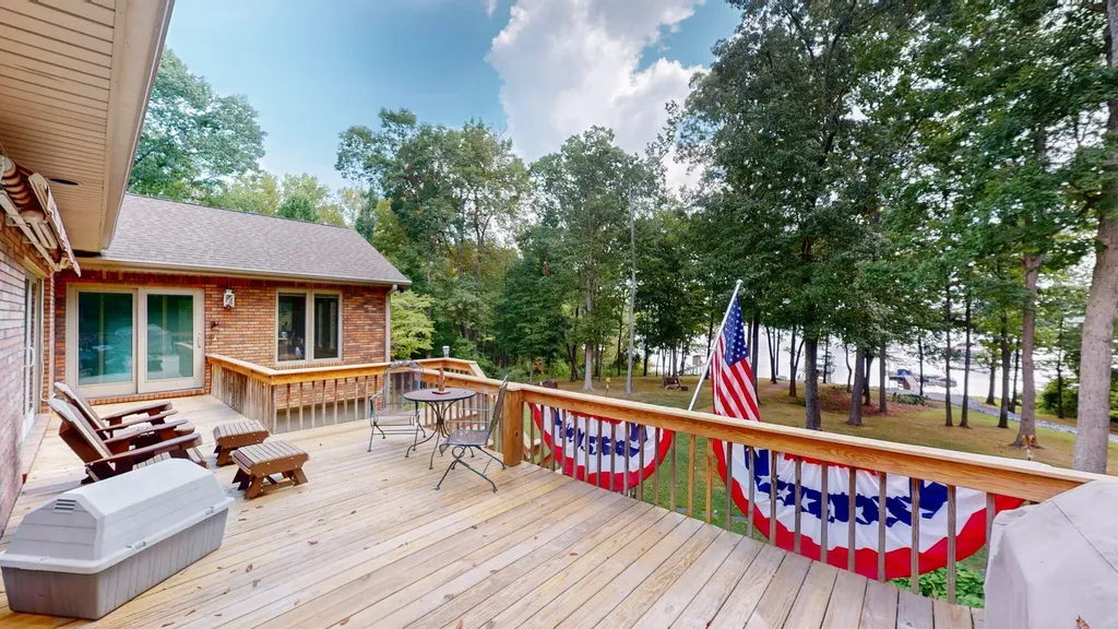 81 Woodridge Lane Murray KY 42071