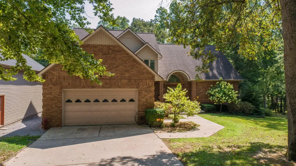 81 Woodridge Lane Murray KY 42071