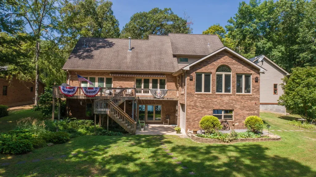 81 Woodridge Lane Murray KY 42071