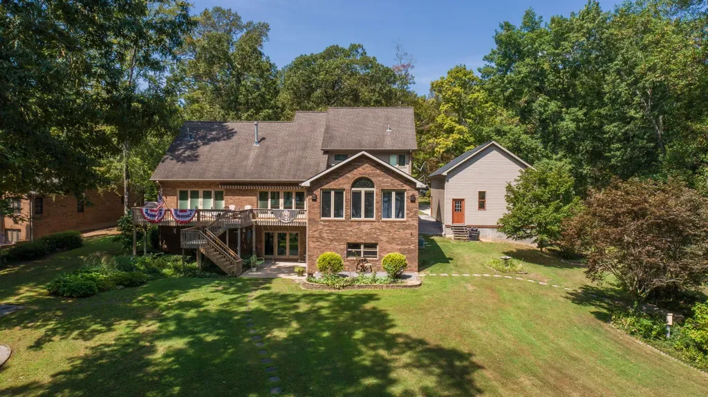 81 Woodridge Lane Murray KY 42071