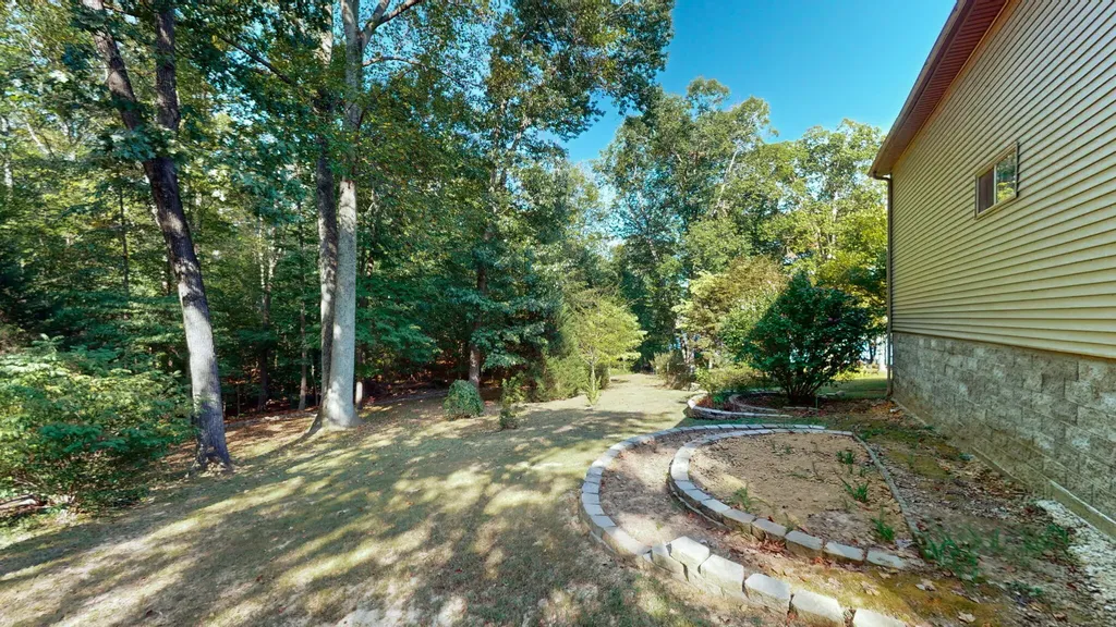 81 Woodridge Lane Murray KY 42071
