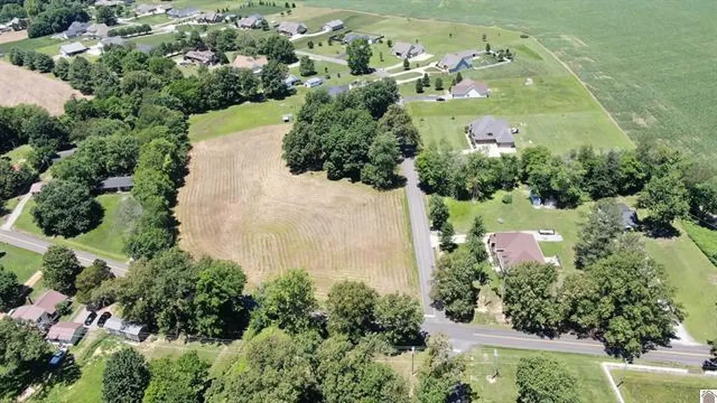 1720 W Lovelaceville Florence Station Road Paducah KY 42001