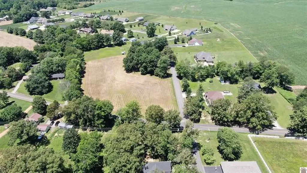 1720 W Lovelaceville Florence Station Road Paducah KY 42001