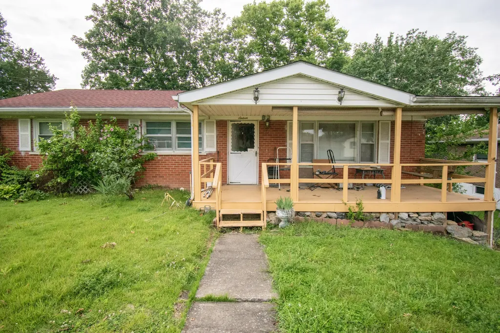 16 Virginia Avenue Winchester KY 40391