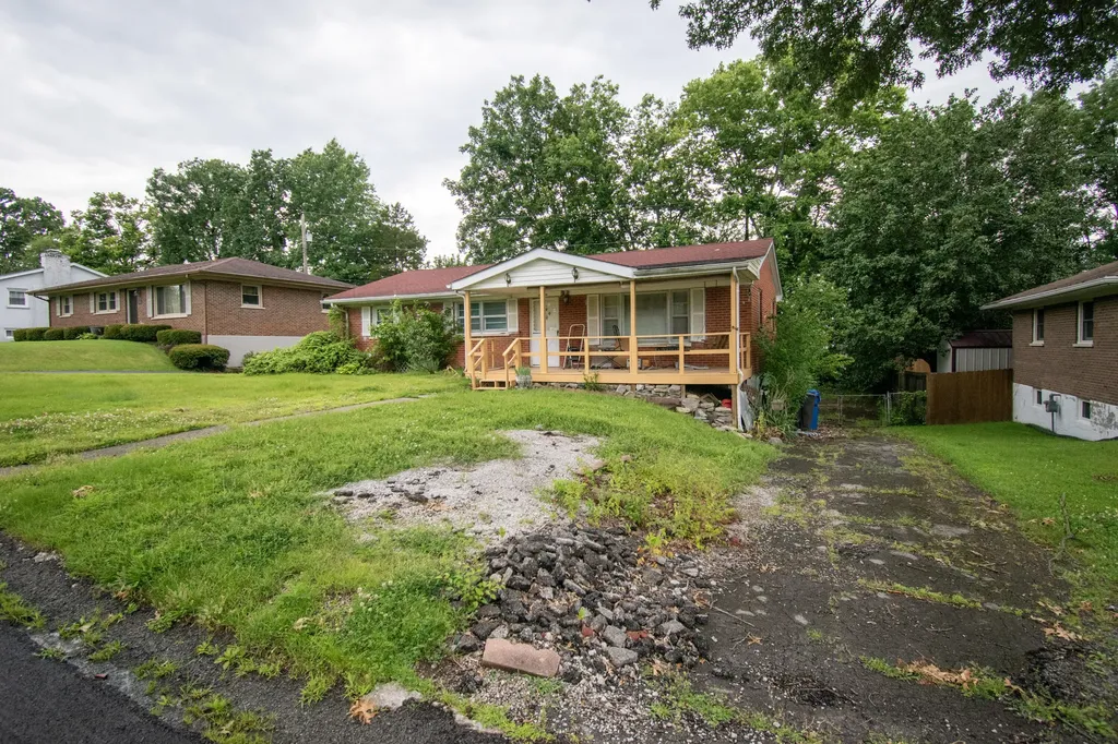 16 Virginia Avenue Winchester KY 40391