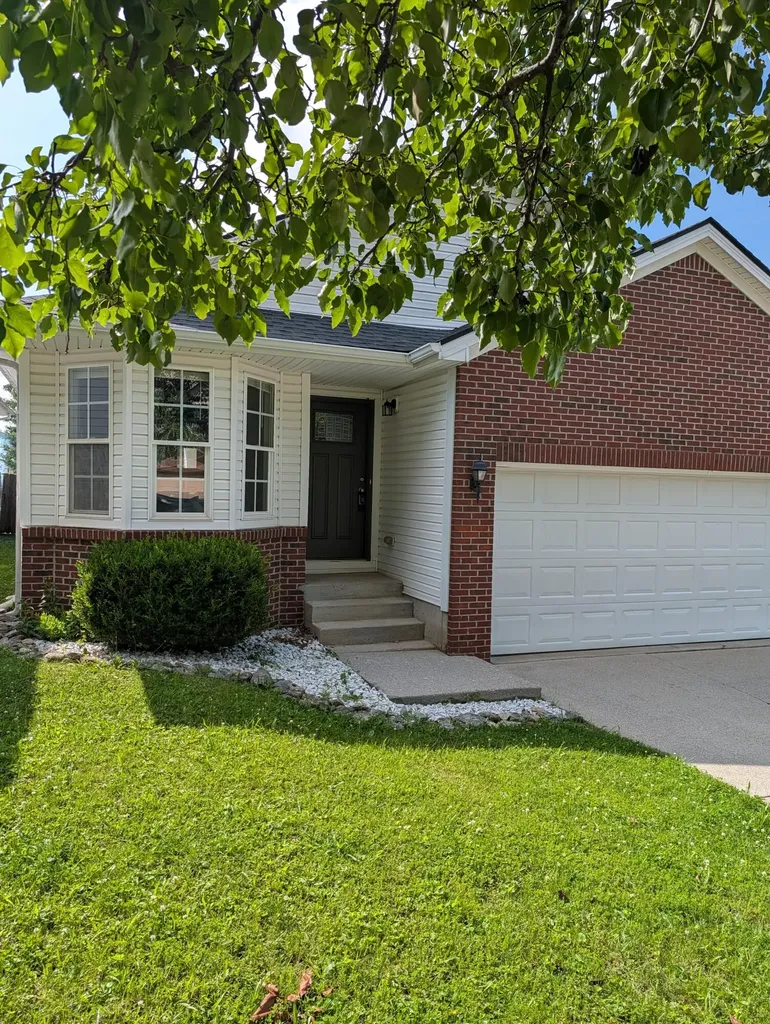 2692 Michelle Park Lexington KY 40511