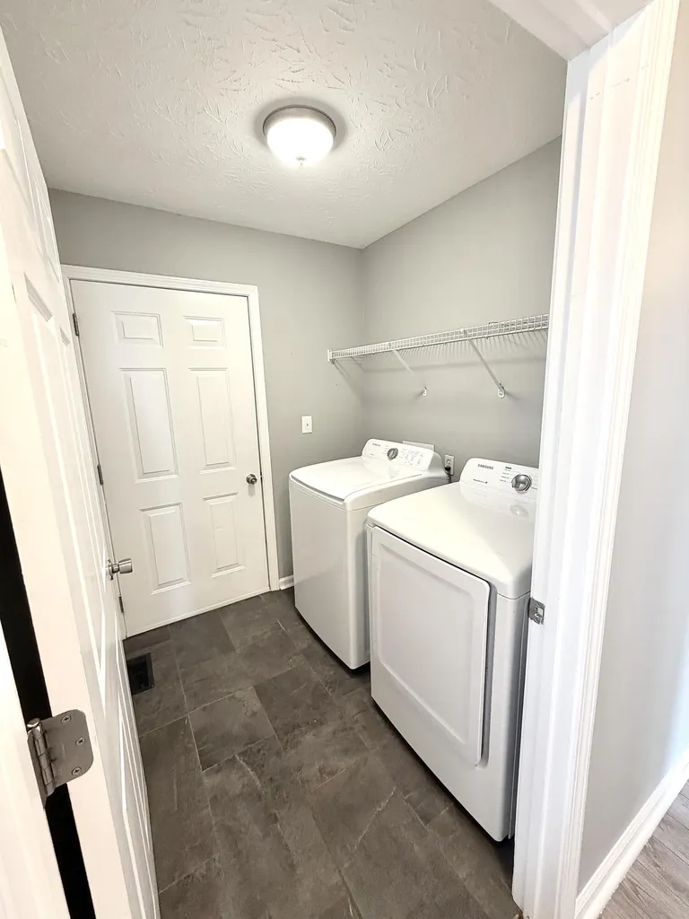 2692 Michelle Park Lexington KY 40511