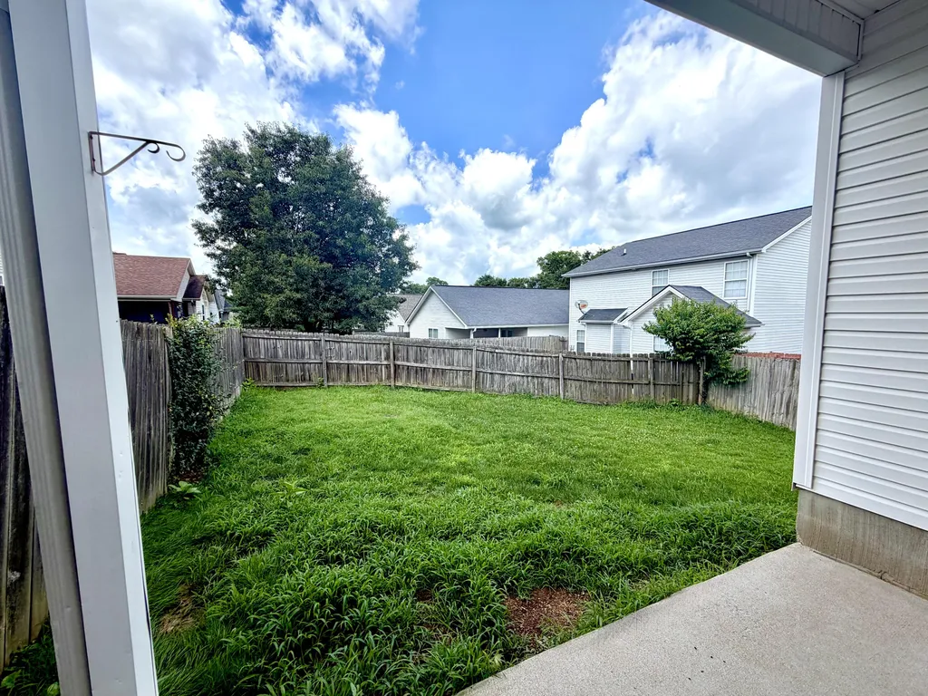 2692 Michelle Park Lexington KY 40511