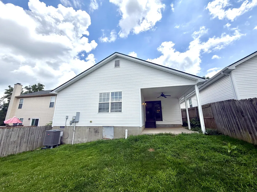 2692 Michelle Park Lexington KY 40511