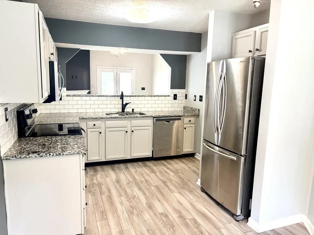 2692 Michelle Park Lexington KY 40511