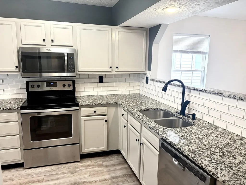 2692 Michelle Park Lexington KY 40511