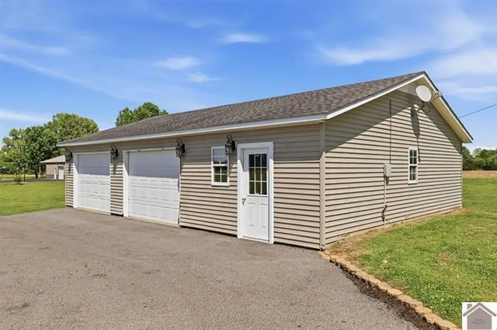 5132 Airport Road Almo KY 42020