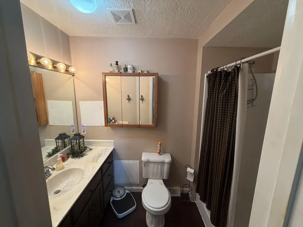 111 Guinn Drive Monticello KY 42633